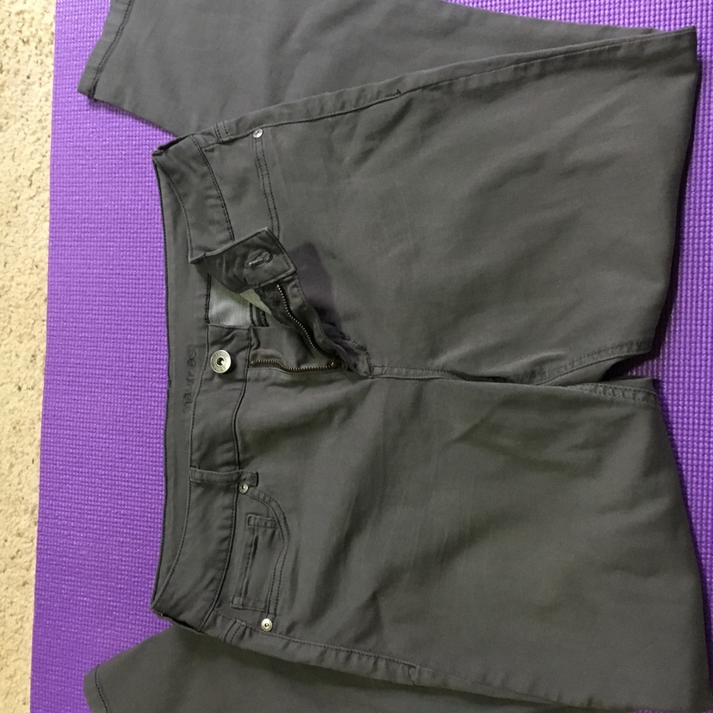 Maurices Grey Jeggings Size L/S